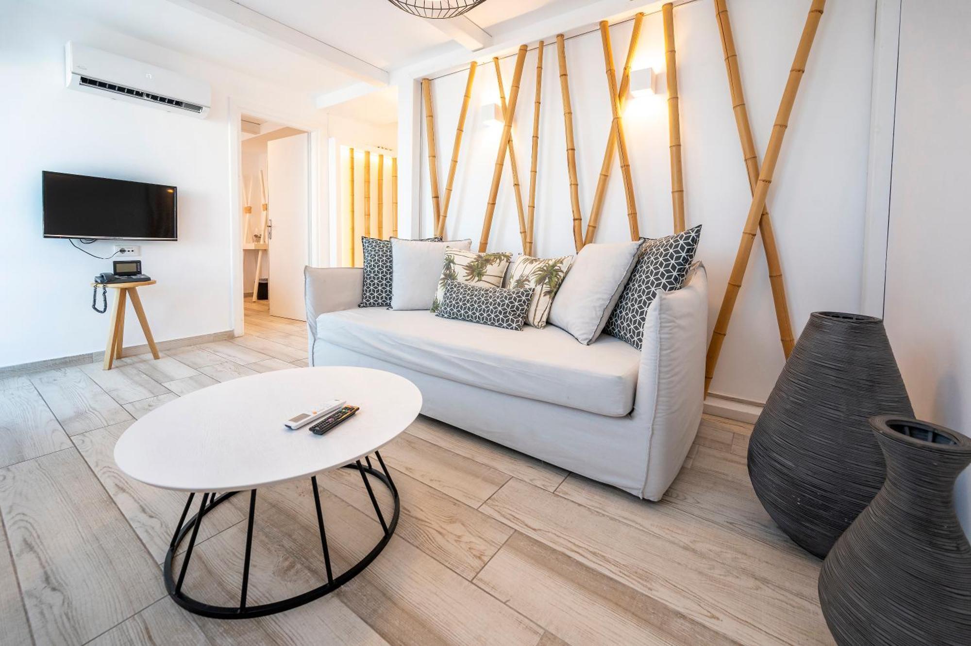 Smy Mediterranean White Santorini (adults Only) מלון